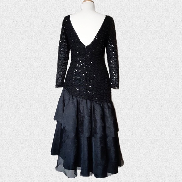 VINTAGE Lace Black Asymmetric Dress, Genuine Vintage 70s, Shiny embellished - Picture 4 of 13